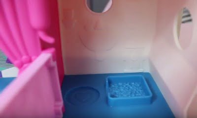 Littlest Pet Shop Cruise Ship even has a bathroom complete with litterbox.
